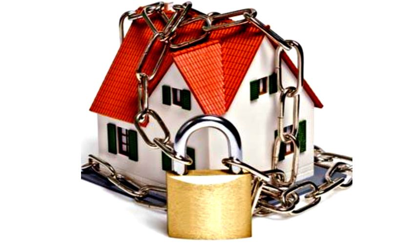 Goed vergrendelde achterdeur bij een woning in Maassluis